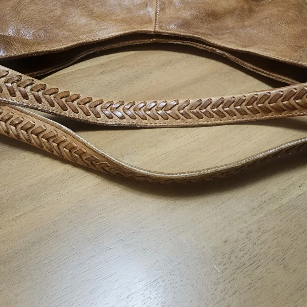 Latico Leather Camilla Boho Shoulder Bag In Camel Tan Leather New